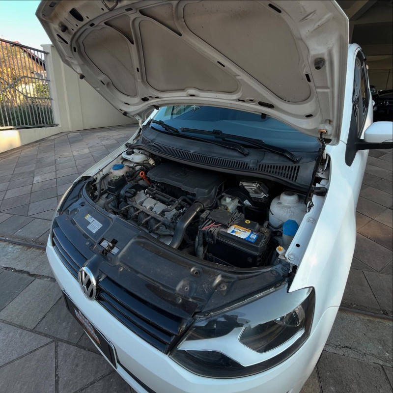 FOX 1.0 MI 8V FLEX 4P MANUAL - 2014 - NOVA PETRóPOLIS