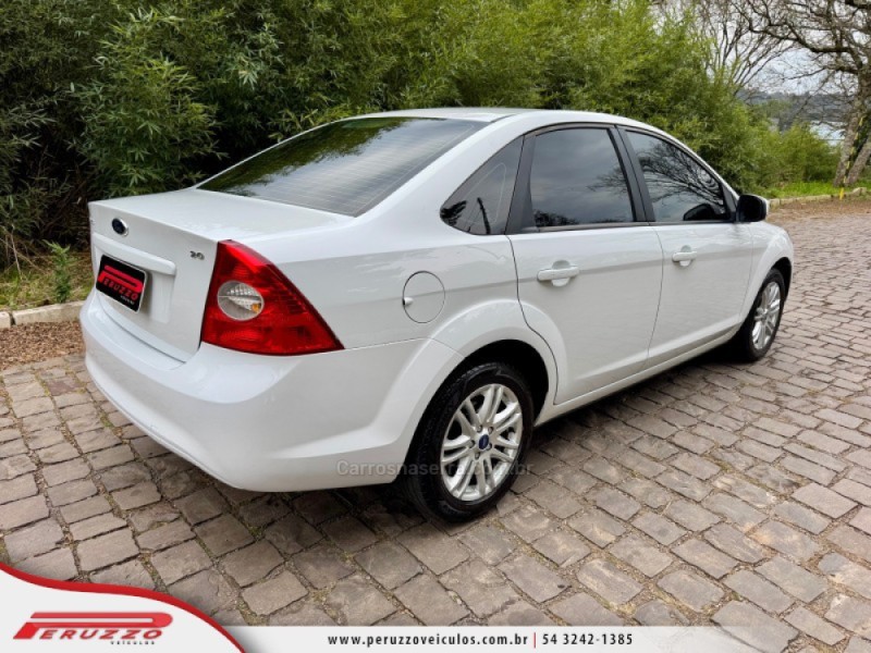 FOCUS 2.0 GLX SEDAN 16V FLEX 4P MANUAL - 2013 - NOVA PRATA
