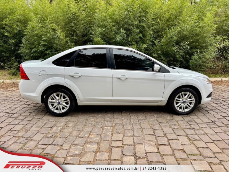 FOCUS 2.0 GLX SEDAN 16V FLEX 4P MANUAL - 2013 - NOVA PRATA