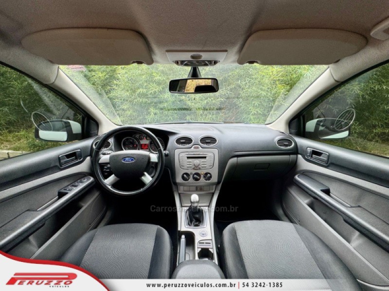 FOCUS 2.0 GLX SEDAN 16V FLEX 4P MANUAL - 2013 - NOVA PRATA