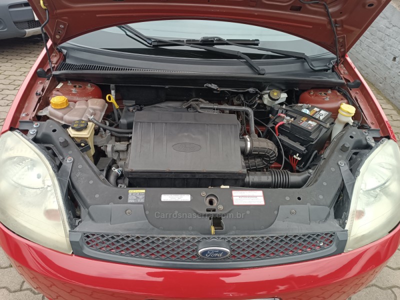 FIESTA 1.0 MPI HATCH 8V FLEX 4P MANUAL - 2005 - CAXIAS DO SUL