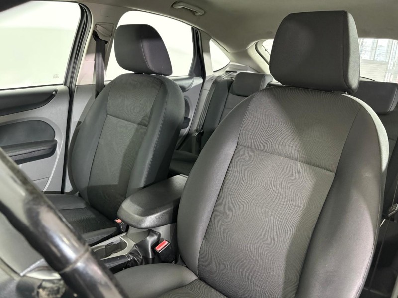 FOCUS 1.6 SE 16V FLEX 4P MANUAL - 2013 - FARROUPILHA