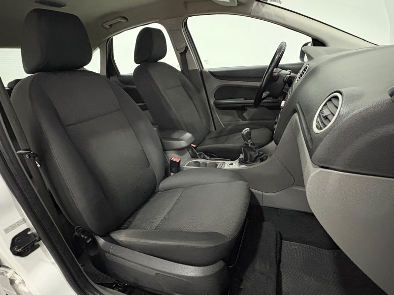 FOCUS 1.6 SE 16V FLEX 4P MANUAL - 2013 - FARROUPILHA