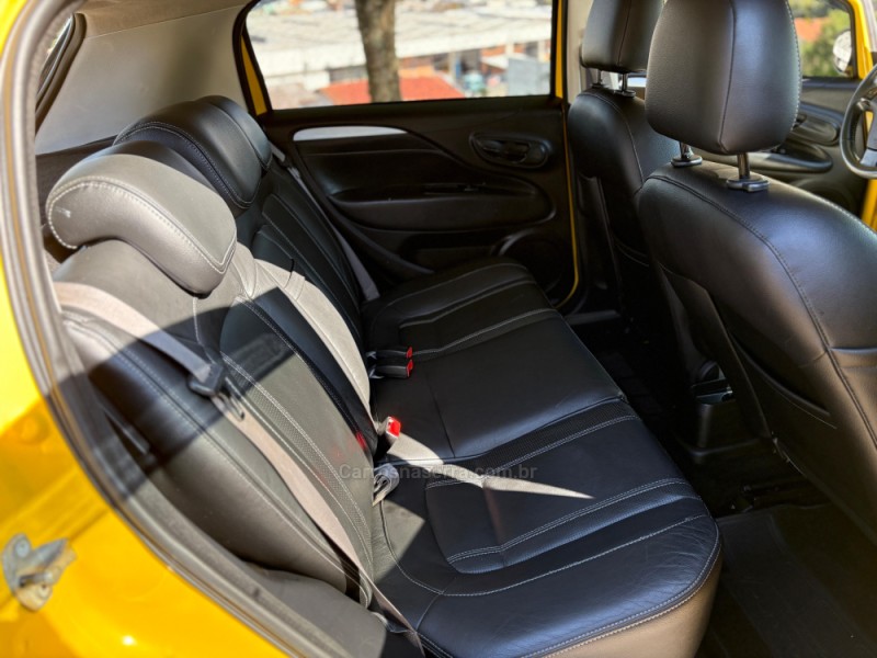 PUNTO 1.8 SPORTING 16V FLEX 4P MANUAL - 2016 - CAXIAS DO SUL