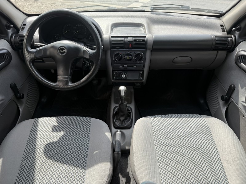 CORSA 1.0 MPFI CLASSIC SEDAN LIFE 8V FLEX 4P MANUAL - 2010 - FARROUPILHA