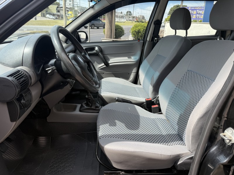 CORSA 1.0 MPFI CLASSIC SEDAN LIFE 8V FLEX 4P MANUAL - 2010 - FARROUPILHA