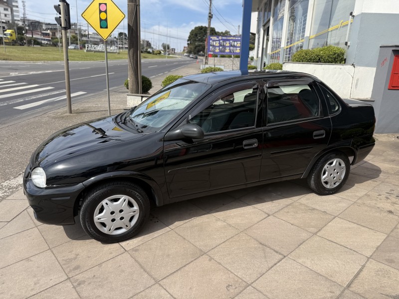 CORSA 1.0 MPFI CLASSIC SEDAN LIFE 8V FLEX 4P MANUAL - 2010 - FARROUPILHA