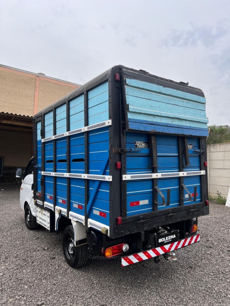 HR 2.5 TCI HDB BAU 4X2 8V 97CV TURBO INTERCOOLER DIESEL 2P MANUAL - 2018 - NOVO HAMBURGO