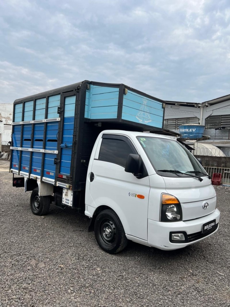 HR 2.5 TCI HDB BAU 4X2 8V 97CV TURBO INTERCOOLER DIESEL 2P MANUAL - 2018 - NOVO HAMBURGO