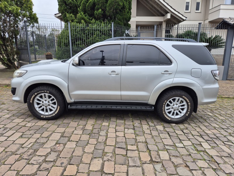 HILUX SW4 3.0 SRV 4X4 7 LUGARES 16V TURBO INTERCOOLER DIESEL 4P AUTOMÁTICO - 2013 - BENTO GONçALVES
