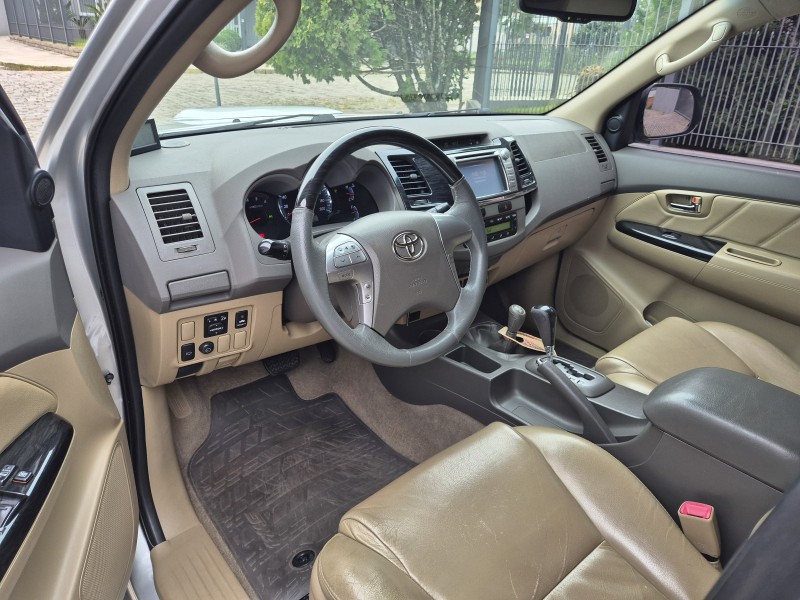 HILUX SW4 3.0 SRV 4X4 7 LUGARES 16V TURBO INTERCOOLER DIESEL 4P AUTOMÁTICO - 2013 - BENTO GONçALVES