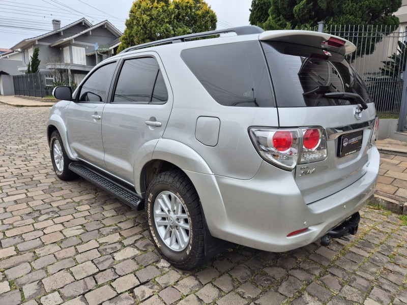 HILUX SW4 3.0 SRV 4X4 7 LUGARES 16V TURBO INTERCOOLER DIESEL 4P AUTOMÁTICO - 2013 - BENTO GONçALVES