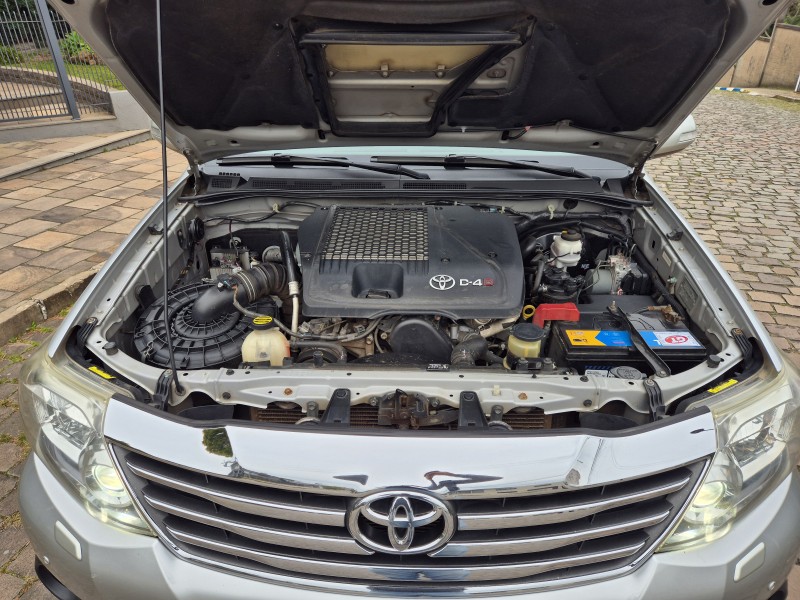 HILUX SW4 3.0 SRV 4X4 7 LUGARES 16V TURBO INTERCOOLER DIESEL 4P AUTOMÁTICO - 2013 - BENTO GONçALVES