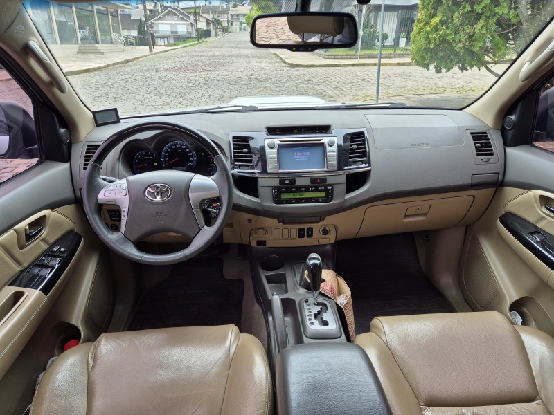 HILUX SW4 3.0 SRV 4X4 7 LUGARES 16V TURBO INTERCOOLER DIESEL 4P AUTOMÁTICO - 2013 - BENTO GONçALVES