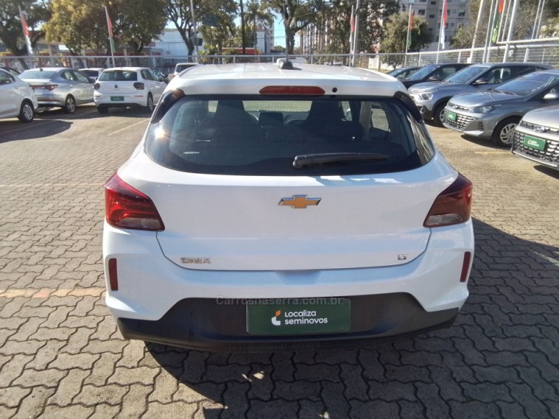 ONIX 1.0 LT 12V FLEX 4P MANUAL - 2025 - CAXIAS DO SUL