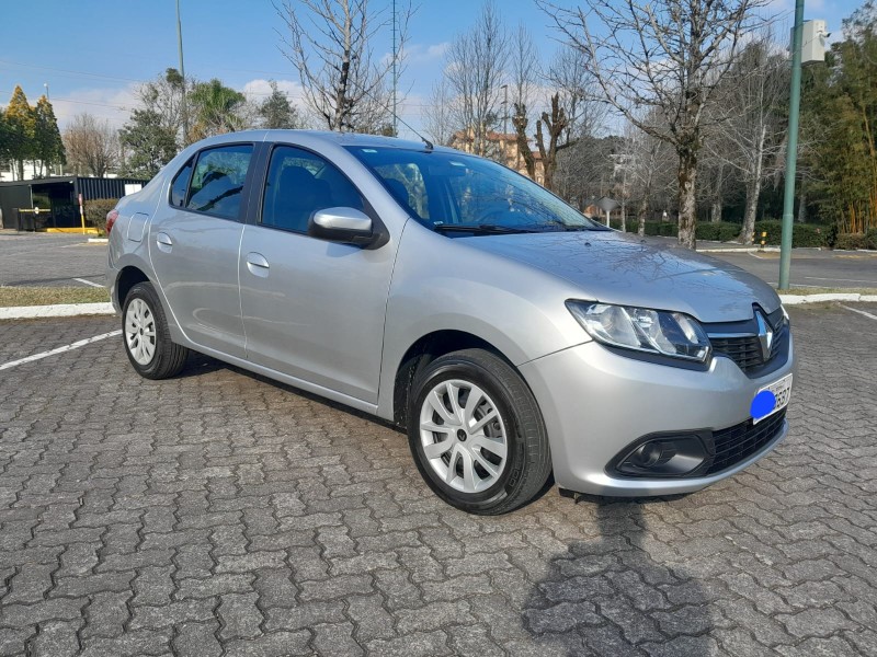 LOGAN 1.6 EXPRESSION 8V HI-FLEX 4P MANUAL - 2017 - CAXIAS DO SUL