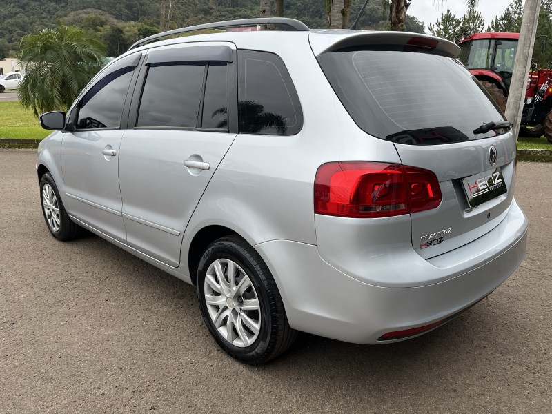 SPACEFOX 1.6 MI 8V FLEX 4P MANUAL - 2011 - BOM PRINCíPIO