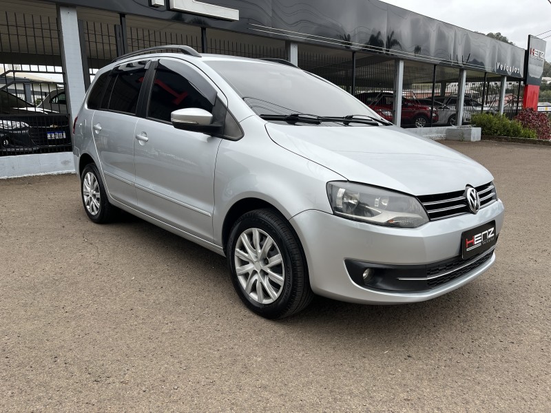 SPACEFOX 1.6 MI 8V FLEX 4P MANUAL - 2011 - BOM PRINCíPIO