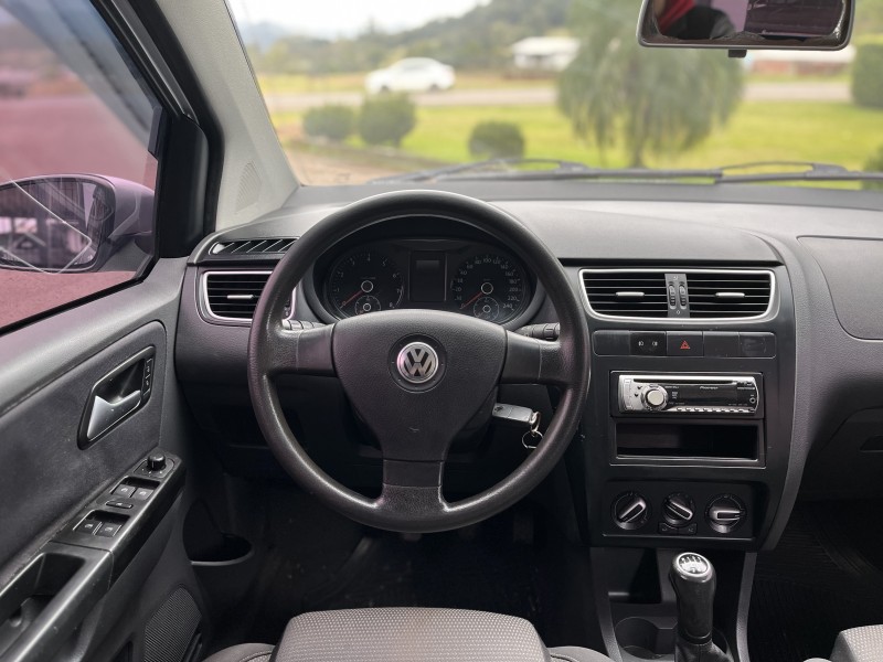 SPACEFOX 1.6 MI 8V FLEX 4P MANUAL - 2011 - BOM PRINCíPIO
