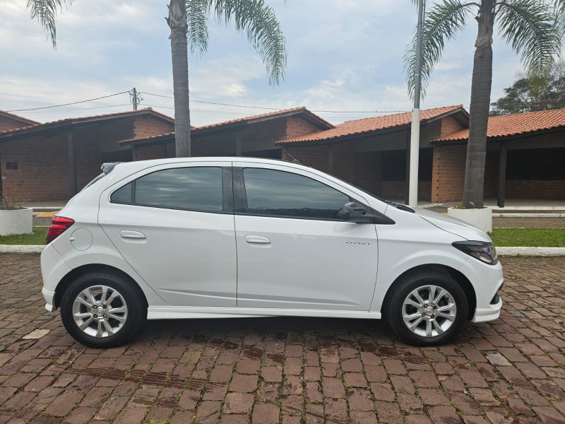ONIX 1.4 MPFI EFFECT 8V FLEX 4P MANUAL - 2016 - VENâNCIO AIRES