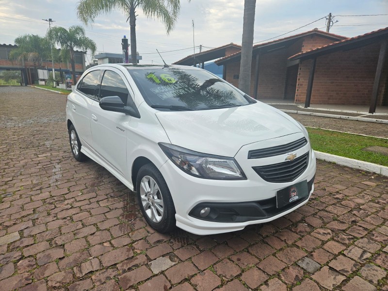 ONIX 1.4 MPFI EFFECT 8V FLEX 4P MANUAL - 2016 - VENâNCIO AIRES