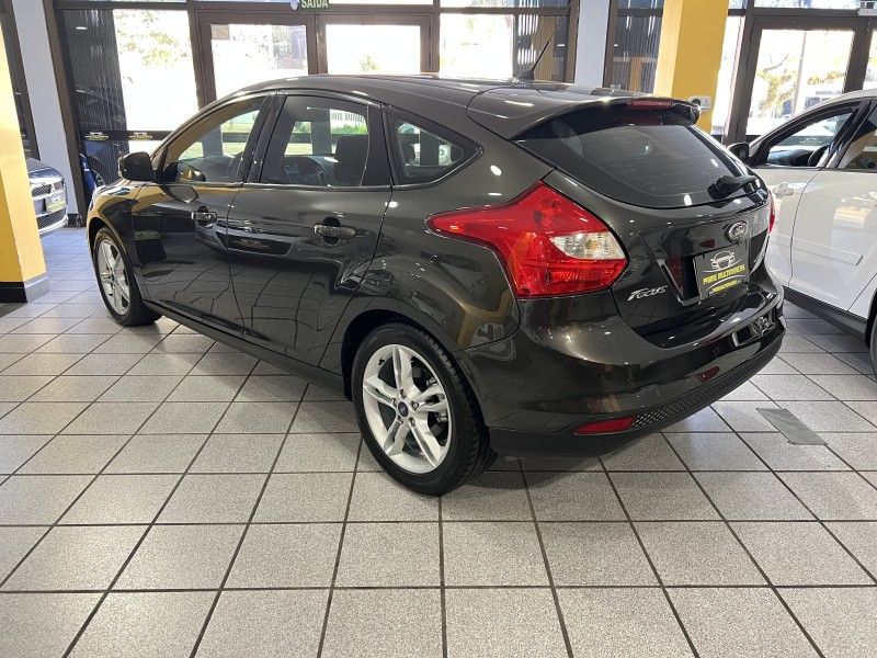 FOCUS 2.0 SE 16V FLEX 4P AUTOMÁTICO - 2015 - CAXIAS DO SUL