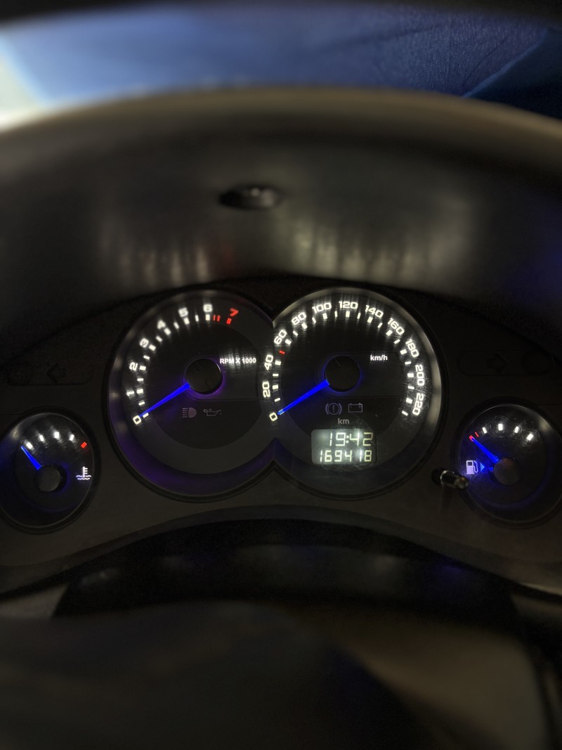 CORSA 1.0 MPFI CLASSIC SEDAN LIFE 8V FLEX 4P MANUAL - 2009 - CAXIAS DO SUL