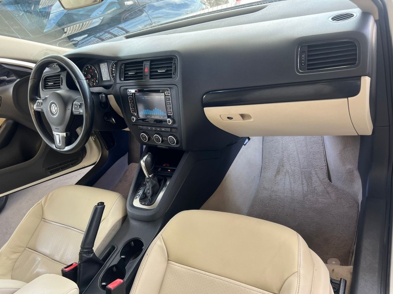 JETTA 2.0 COMFORTLINE FLEX 4P TIPTRONIC - 2013 - CAXIAS DO SUL