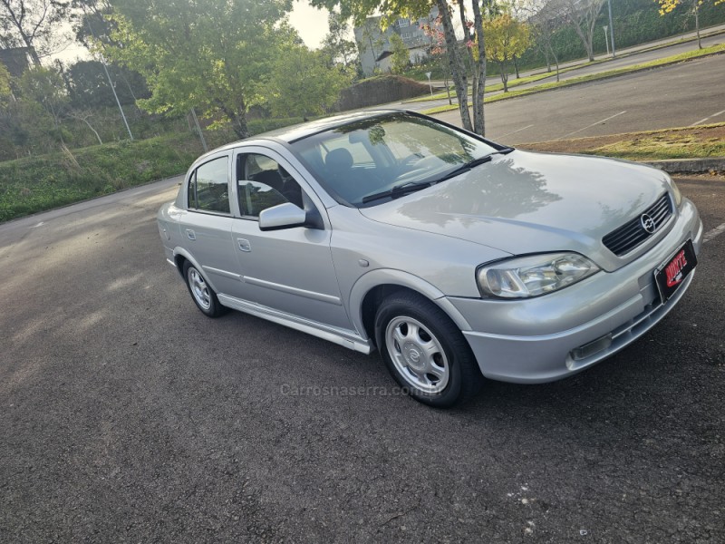ASTRA 1.8 MPFI MILLENIUM II SEDAN 8V GASOLINA 4P MANUAL