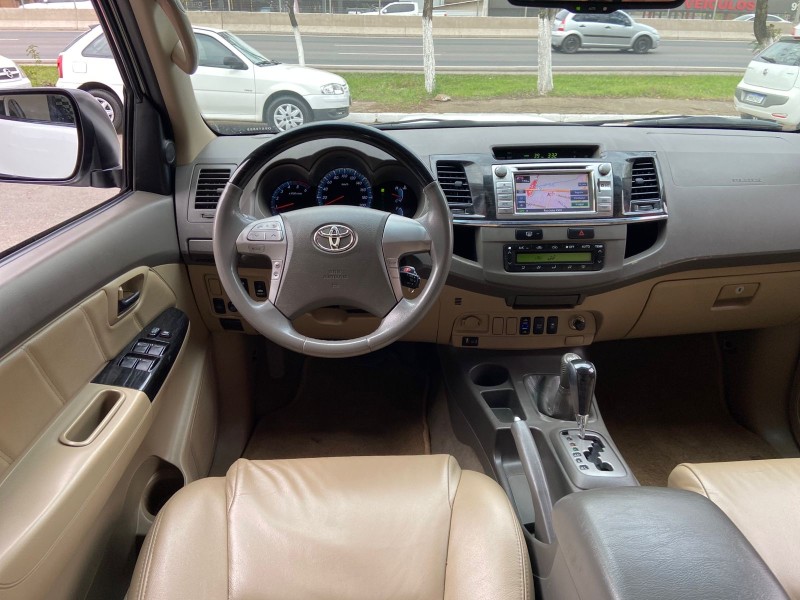 HILUX SW4 3.0 SRV 4X4 7 LUGARES 16V TURBO INTERCOOLER DIESEL 4P AUTOMÁTICO - 2013 - ESTâNCIA VELHA