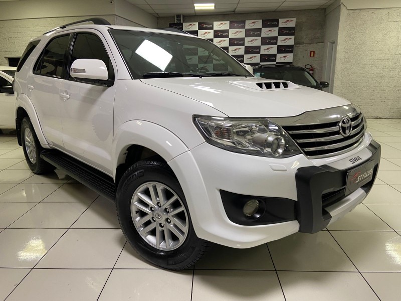 HILUX SW4 3.0 SRV 4X4 7 LUGARES 16V TURBO INTERCOOLER DIESEL 4P AUTOMÁTICO - 2013 - ESTâNCIA VELHA
