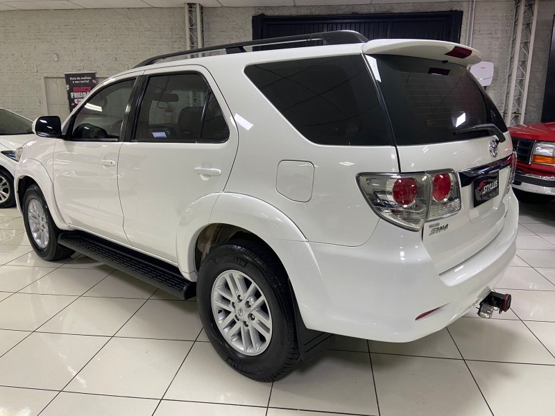 HILUX SW4 3.0 SRV 4X4 7 LUGARES 16V TURBO INTERCOOLER DIESEL 4P AUTOMÁTICO - 2013 - ESTâNCIA VELHA