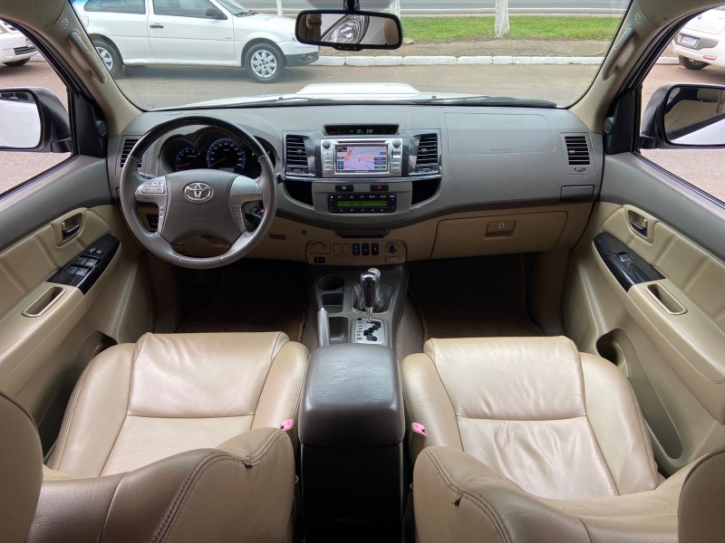 HILUX SW4 3.0 SRV 4X4 7 LUGARES 16V TURBO INTERCOOLER DIESEL 4P AUTOMÁTICO - 2013 - ESTâNCIA VELHA