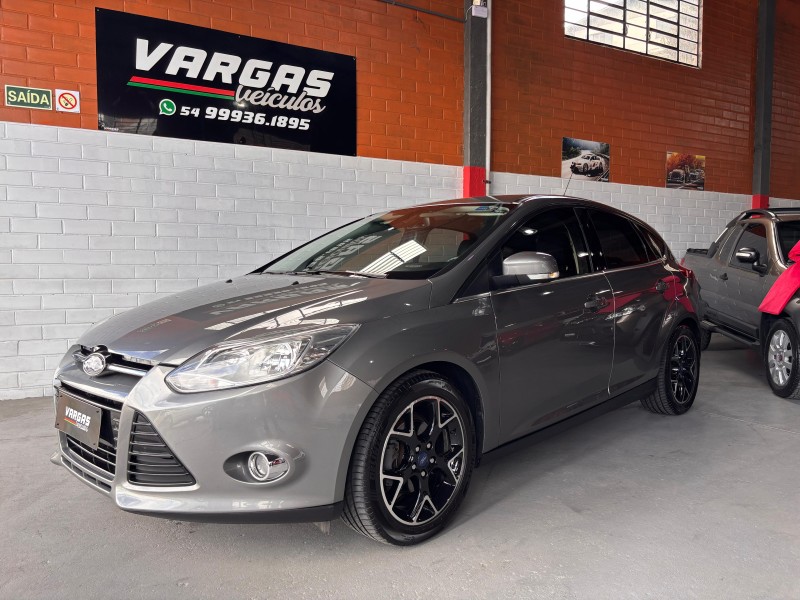 focus 2.0 titanium hatch 16v flex 4p automatico 2015 caxias do sul