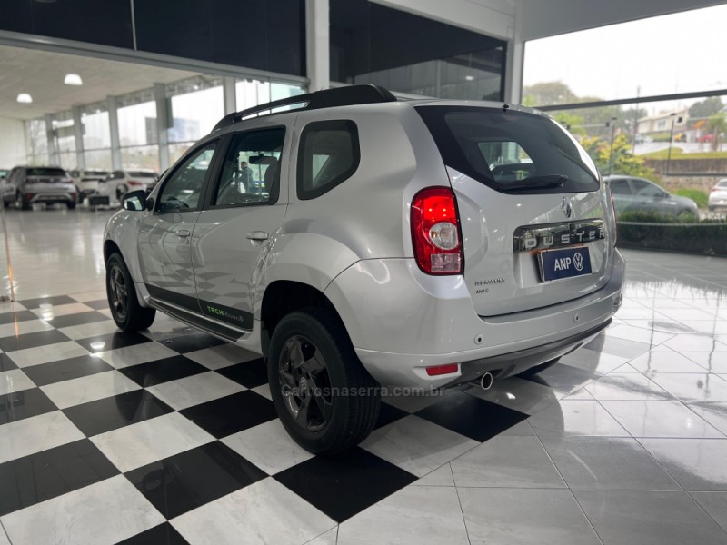 DUSTER 2.0 DYNAMIQUE 4X2 16V FLEX 4P AUTOMÁTICO - 2015 - NOVA PETRóPOLIS