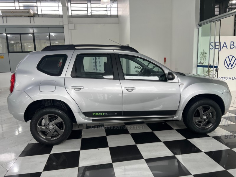 DUSTER 2.0 DYNAMIQUE 4X2 16V FLEX 4P AUTOMÁTICO - 2015 - NOVA PETRóPOLIS