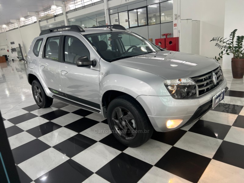 DUSTER 2.0 DYNAMIQUE 4X2 16V FLEX 4P AUTOMÁTICO - 2015 - NOVA PETRóPOLIS