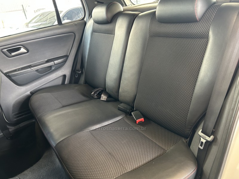 FOX 1.6 MI ROCK IN RIO 8V FLEX 4P MANUAL - 2014 - NOVO HAMBURGO