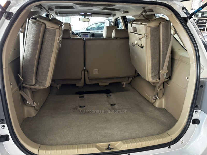 HILUX SW4 3.0 SRV 4X4 7 LUGARES 16V TURBO INTERCOOLER DIESEL 4P AUTOMÁTICO - 2014 - CAXIAS DO SUL