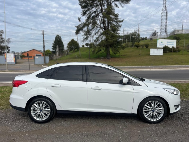 focus 2.0 se fastback 16v flex 4p automatico 2018 farroupilha