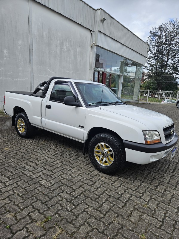 S10 2.4 MPFI 4X2 CS 8V GASOLINA 2P MANUAL - 2002 - FARROUPILHA