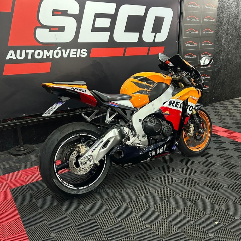 CBR 1000RR REPSOL - 2011 - PASSO FUNDO