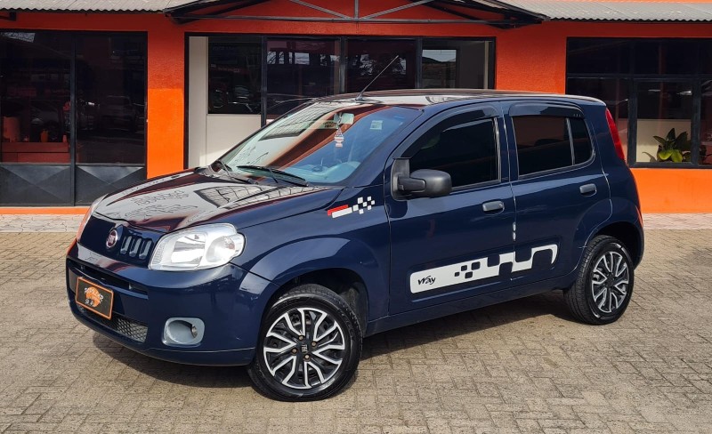 UNO 1.0 EVO VIVACE 8V FLEX 4P MANUAL - 2014 - CANELA