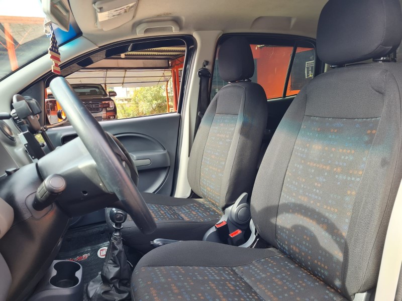 UNO 1.0 EVO VIVACE 8V FLEX 4P MANUAL - 2014 - CANELA
