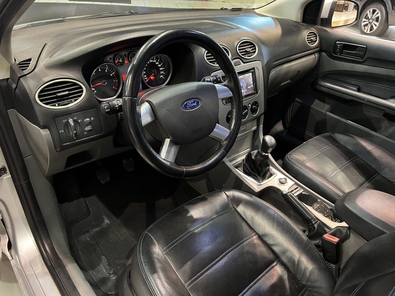 FOCUS 1.6 GLX 16V FLEX 4P MANUAL - 2013 - FARROUPILHA