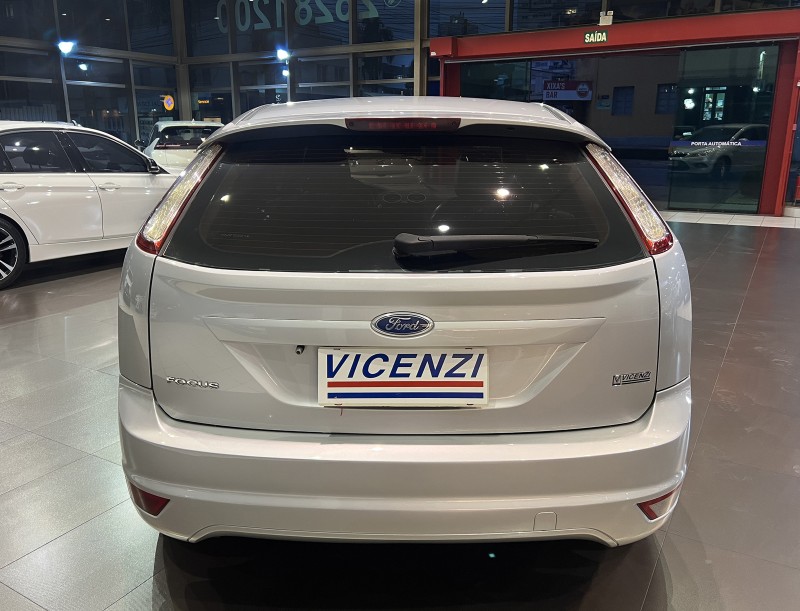 FOCUS 1.6 GLX 16V FLEX 4P MANUAL - 2013 - FARROUPILHA