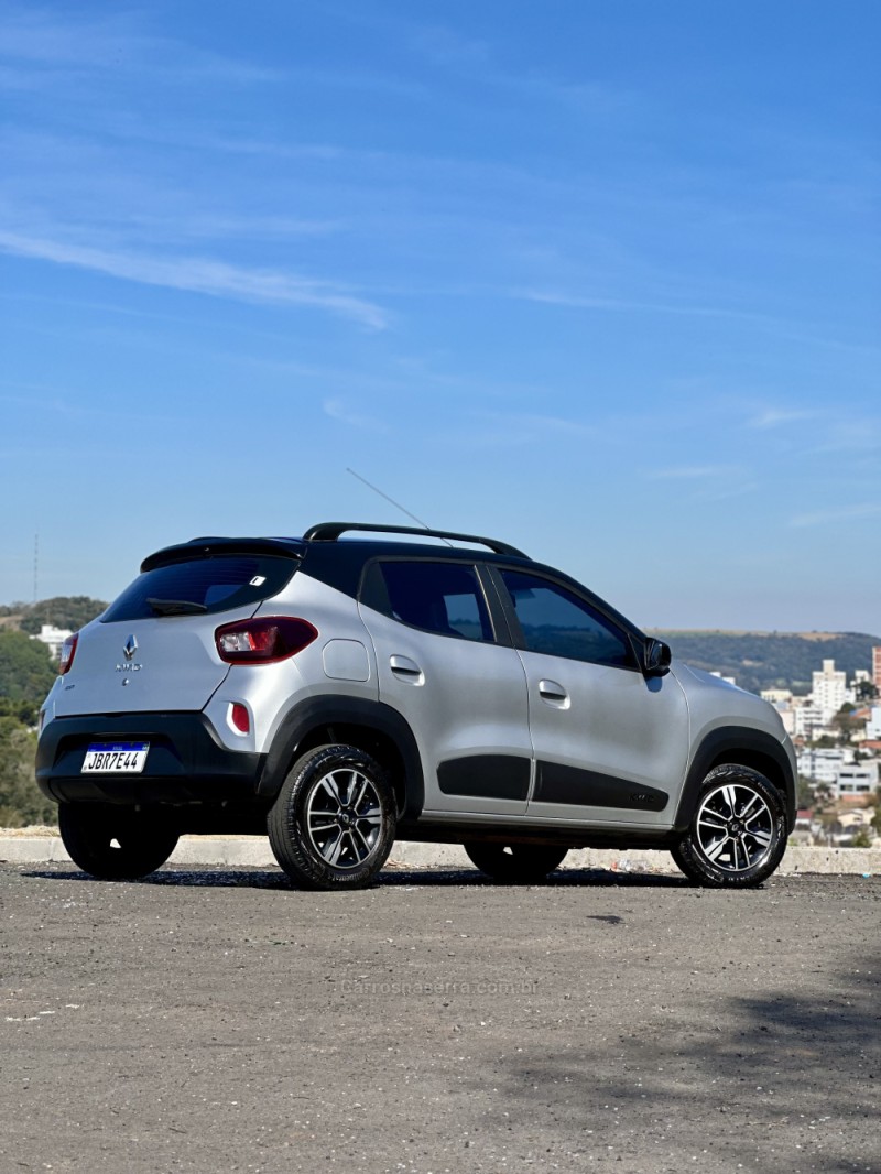 KWID 1.0 12V SCE FLEX INTENSE MANUAL - 2023 - CAXIAS DO SUL