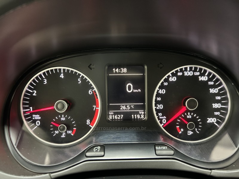 FOX 1.0 MI TRENDLINE 8V FLEX 4P MANUAL - 2015 - NOVA PRATA