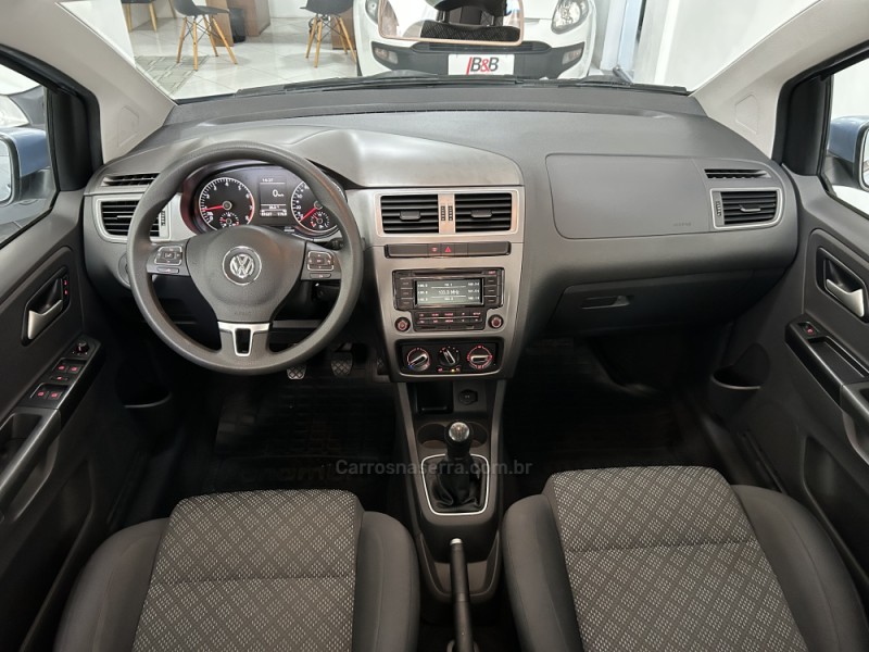 FOX 1.0 MI TRENDLINE 8V FLEX 4P MANUAL - 2015 - NOVA PRATA