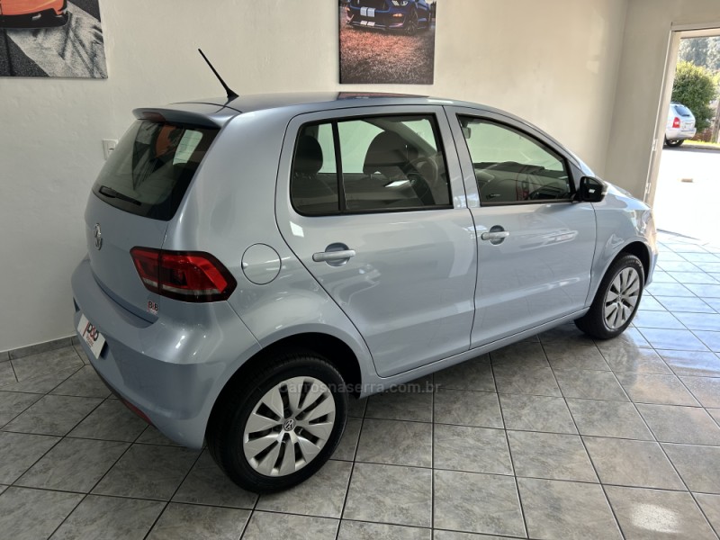 FOX 1.0 MI TRENDLINE 8V FLEX 4P MANUAL - 2015 - NOVA PRATA